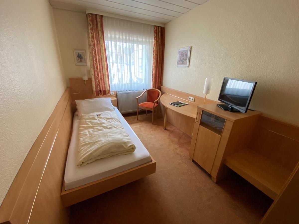 Hotel Am Schloss Darmstaedter Hof บาดฮอมบูร์ก ฟอร์ แดร์เฮอเฮอ ภายนอก รูปภาพ