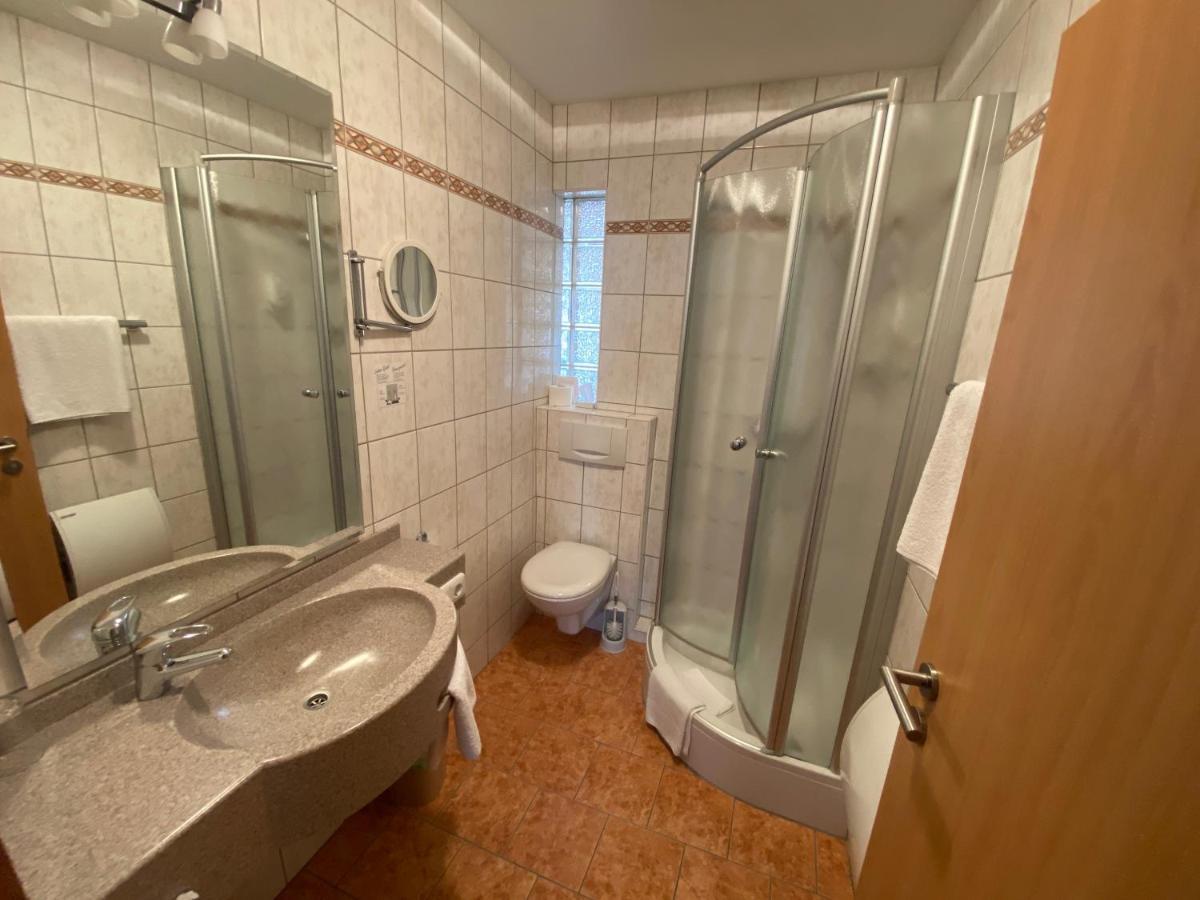 Hotel Am Schloss Darmstaedter Hof บาดฮอมบูร์ก ฟอร์ แดร์เฮอเฮอ ภายนอก รูปภาพ