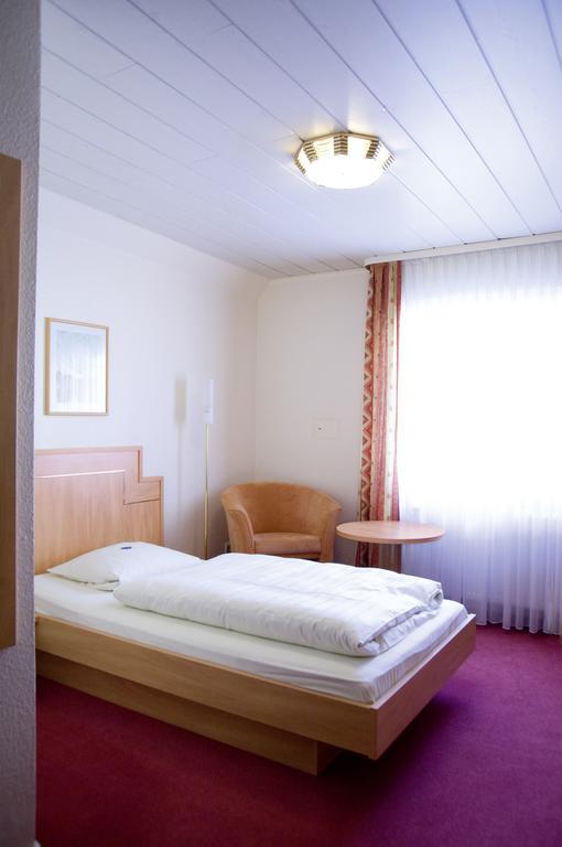 Hotel Am Schloss Darmstaedter Hof บาดฮอมบูร์ก ฟอร์ แดร์เฮอเฮอ ห้อง รูปภาพ