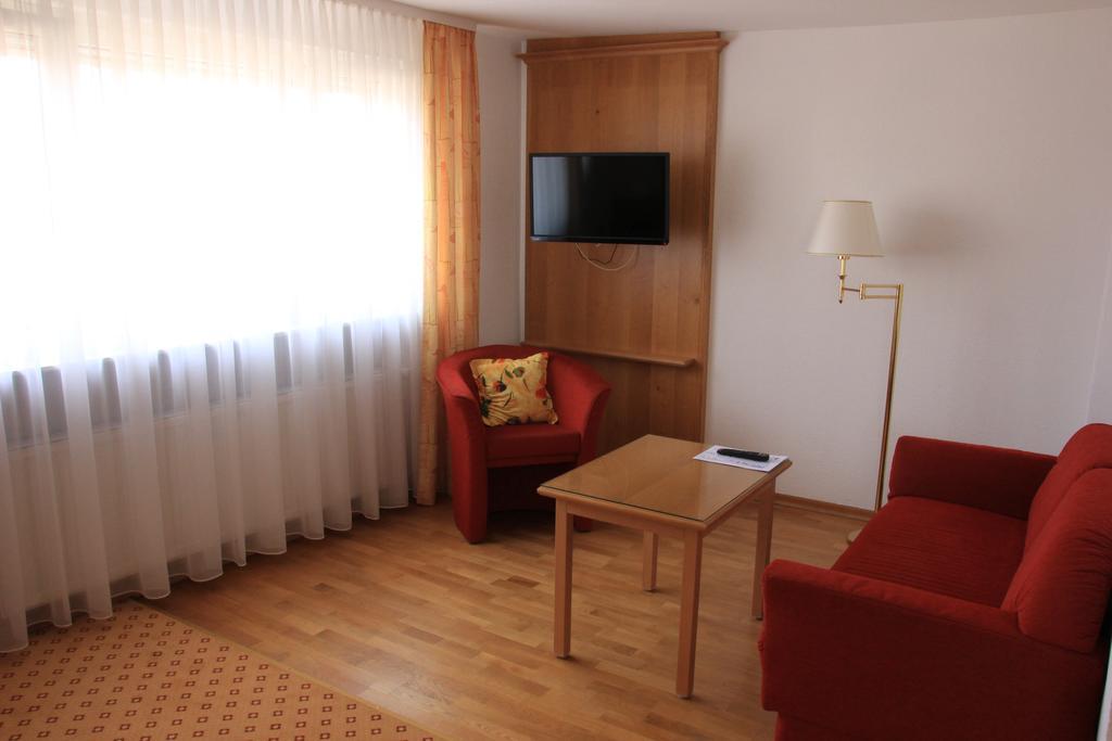 Hotel Am Schloss Darmstaedter Hof บาดฮอมบูร์ก ฟอร์ แดร์เฮอเฮอ ห้อง รูปภาพ